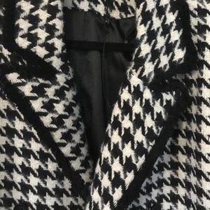 HOUNDSTOOTH MISSGUIDED DOUBLE BREASTED BLAZER; BLACK AND WHITE US 8